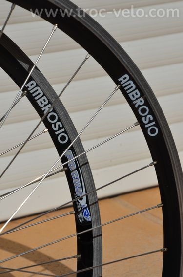 Paire de Roues Ambrosio Focus TBQ - 36 rayons - 9 speed 12-23 - Shimano Deore - 15