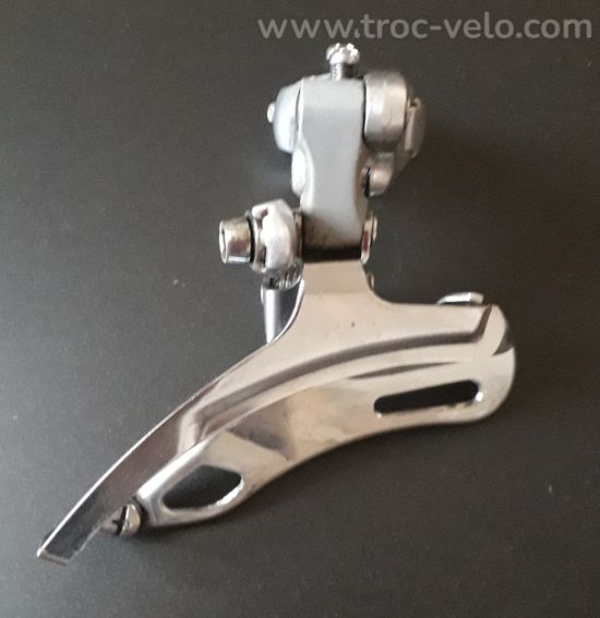Dérailleur Shimano 400 CX triple a collier de 28.6 mm en Tbé