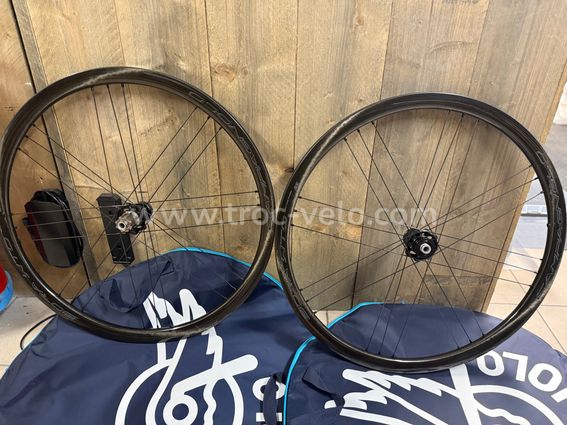 Roues neuves campagnolo Bora WTO 33