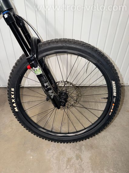Vélo Giant Reign 1 29" - État neuf - Moins de 20 km - 5