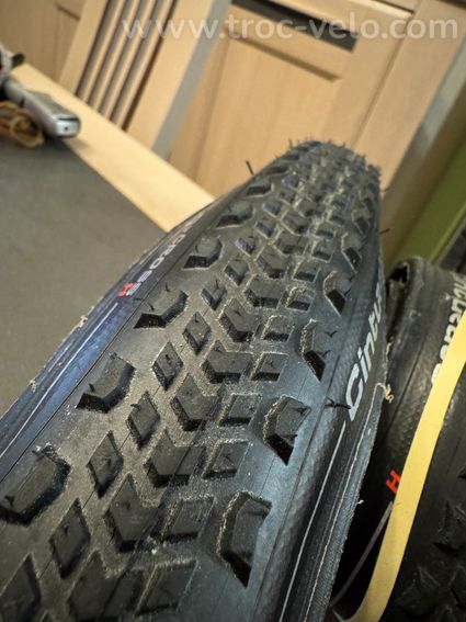 Paire de pneu Pirelli Cinturato Cross H 700x33c - 2