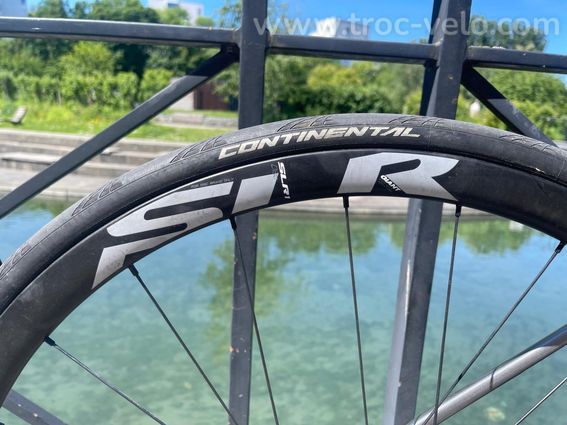 Giant Defy Advanced Pro 1 Carbone – Roues Carbone – Ultegra Di2 – Taille ML - 5
