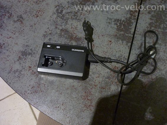CHARGEUR DI2 SHIMANO