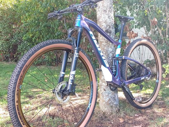 VTT carbone tout suspendu léger et performant - 2