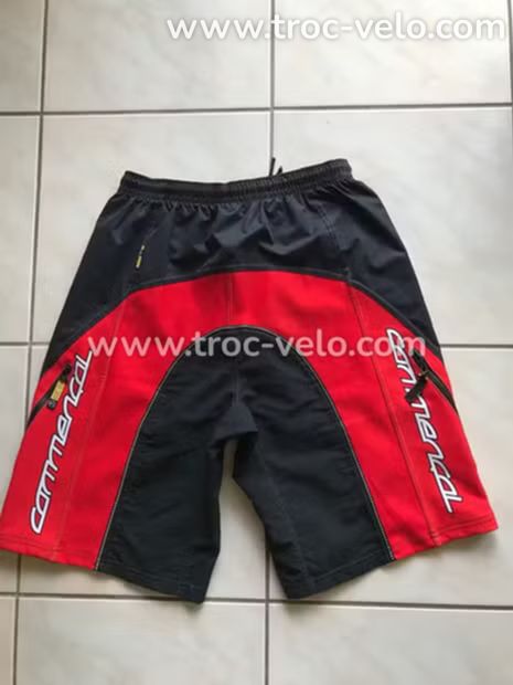 Short VTT Commençal Taille M neuf  - 1