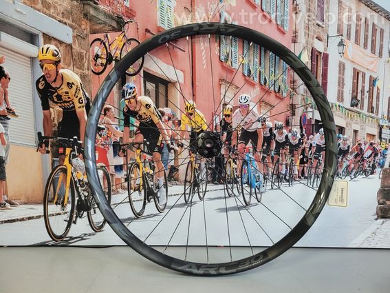 Roue avant RaceFace Arc 30 aluminium 29"