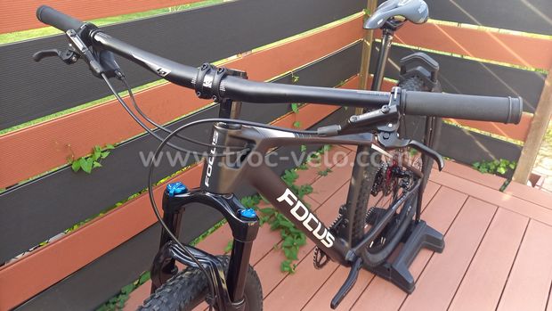 Promo Vtt Neuf Focus carbone Xtr Fox -60% - 3