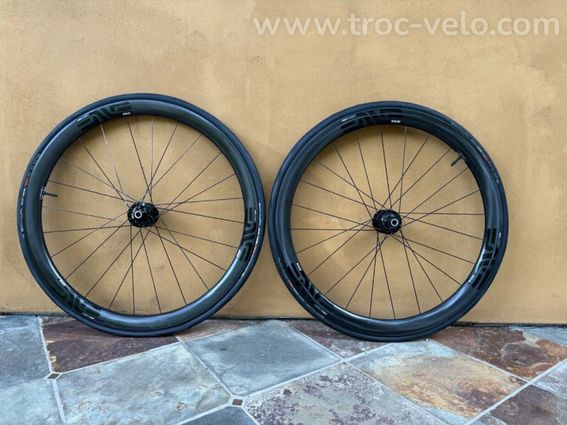 Paire de roues ENVE SES 4.5 AR Disc Carbone 700c avec moyeux Chris King !