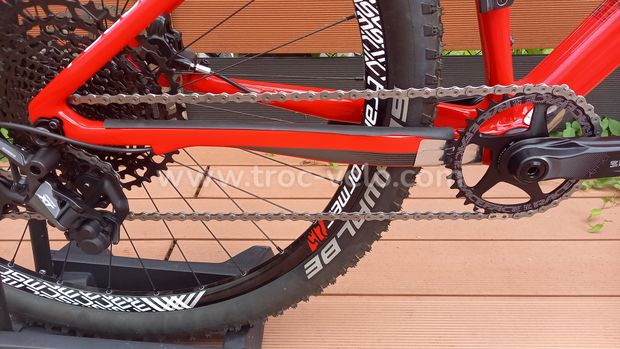 Promo Vtt Neuf Focus carbone 27,5 taille S 10,3kg -60% - 4