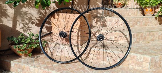 Roues VTT 29 sun ringle duroc 30 light tubeless neuve - 3