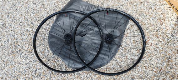 Roues VTT 29 sun ringle duroc 30 light tubeless neuve - 4