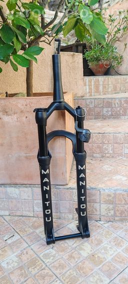 Fourche manitou markhor neuve 100 mm avec blocage guidon