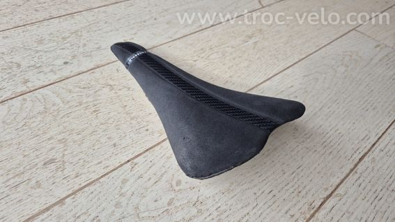 Selle TUNE Speedneedle 20TWENTY carbone avec revêtement Alcantara noir - 4