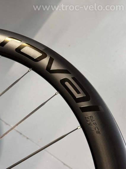 A vendre paire de roues Roval Carbon Rapid CLX 3 - 2