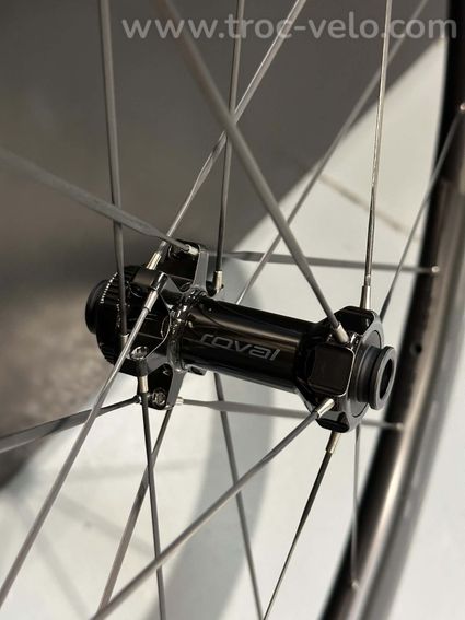 A vendre paire de roues Roval Carbon Rapid CLX 3 - 3