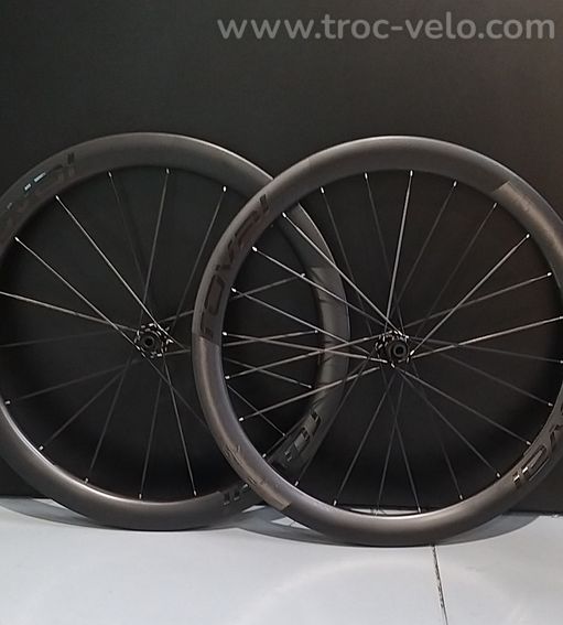 A vendre paire de roues Roval Carbon Rapid CLX 3 - 5
