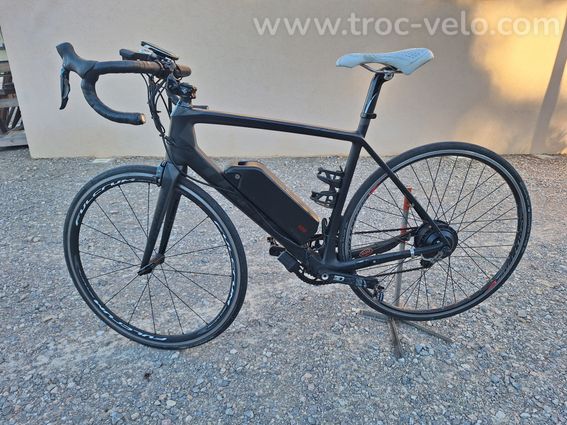 Vélo route à assistance