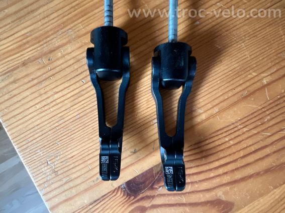 1 jeu serrage rapide AV/AR CAMPAGNOLO Record noir. - 3