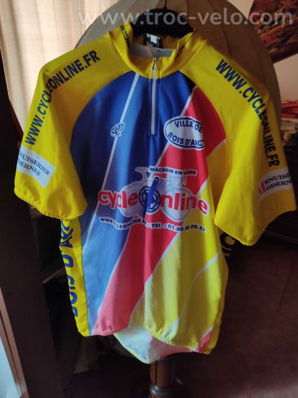 LOT de 3 MAILLOT  - 3