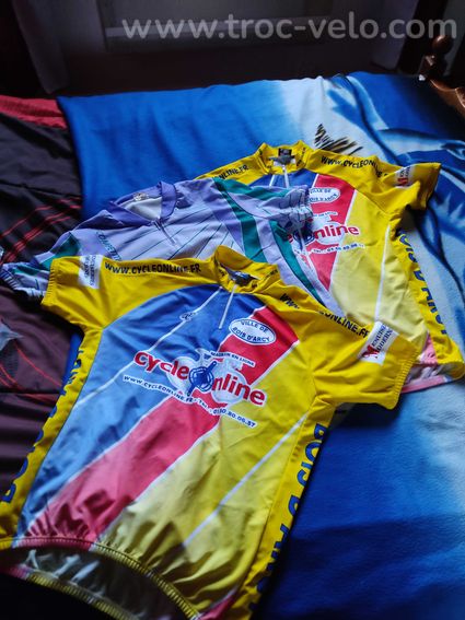 LOT de 3 MAILLOT  - 2