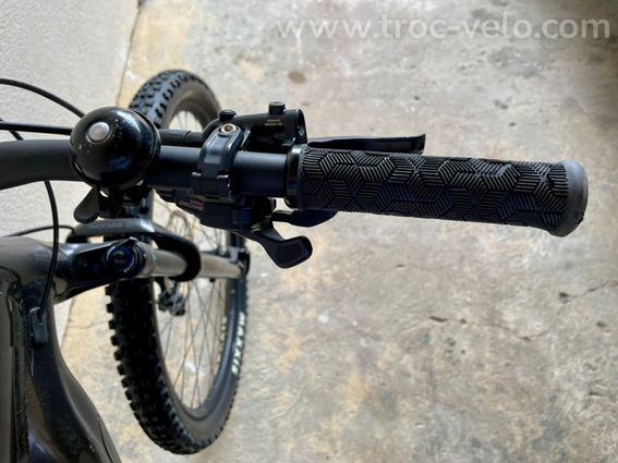 Giant Stance E+ 1 Pro Taille L 854 km  - 12