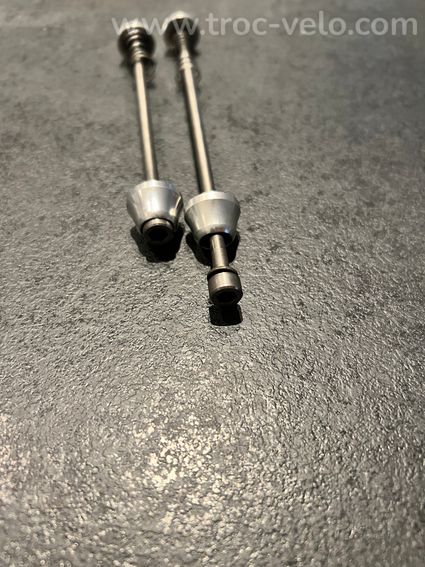 1 jeu serrage rapide titane gris, serrage par clé alen 5 mm. - 2