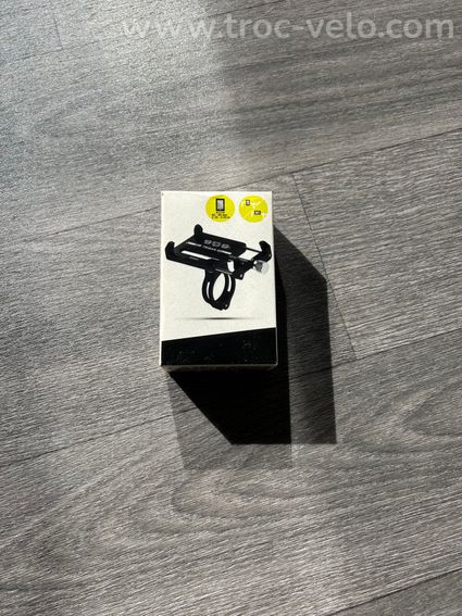 Support smartphone vélo métal Triban