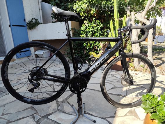 vélo de route électrique Ciocc E-Veloce Disc (taille M), acheté neuf en mars 2022 . 4 300 km - 2