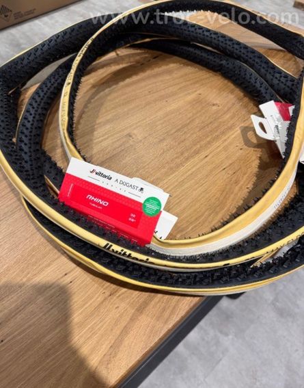 Boyaux dugast Vittoria Rhino tubular 32 Flying doctor 240 tpi coton et kevlar
