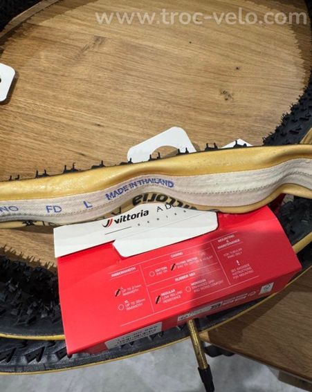 Boyaux dugast Vittoria Rhino tubular 32 Flying doctor 240 tpi coton et kevlar - 3