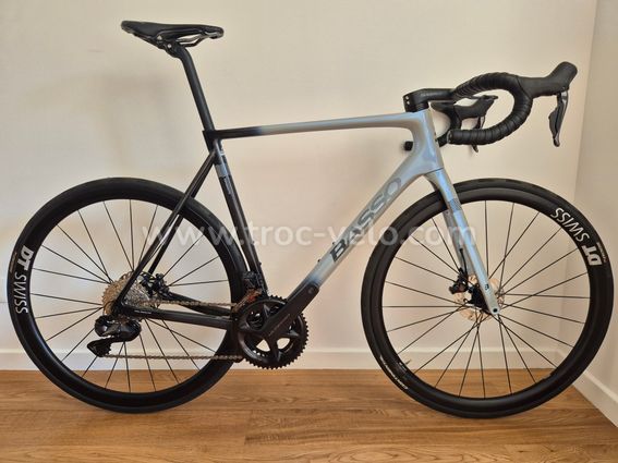 Vélo route BASSO diamante neuf