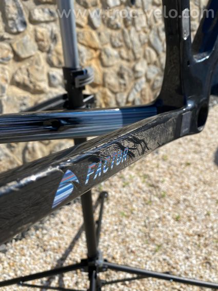 FACTOR OSTRO VAM – KIT CADRE COMPLET NEUF  - 4