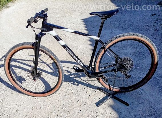 VTT CANNONDALE modèle: FSI Carbone roues 29 pouces montée en tubeless