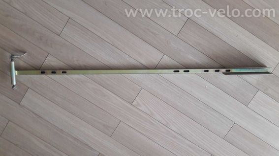 2 Porte-velos pour barre de toit. - 2