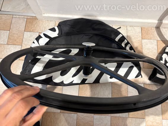 Roues Black inc FIVE - Shimano HG - 4