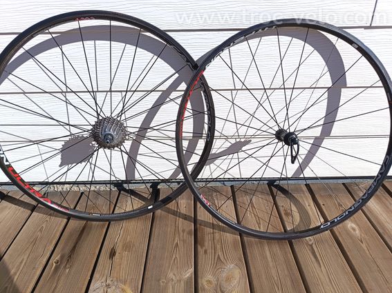 Paire de roues campagnolo hyperon