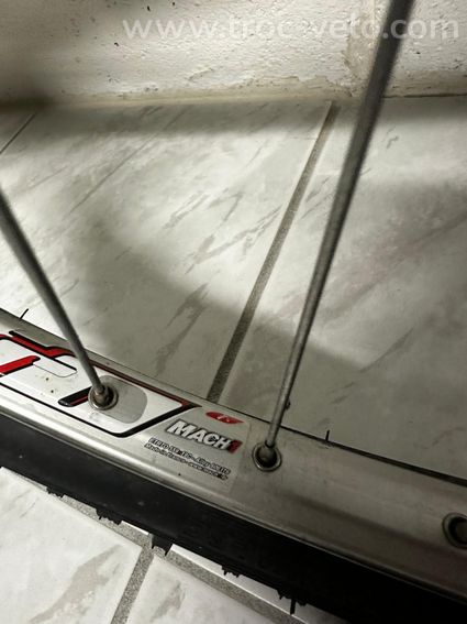 VTT Velocity - SHIMANO Tourney / RevoShift - suspension avant - 6