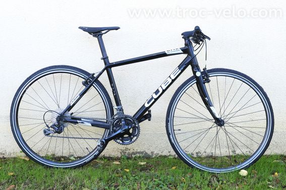 Vélo Trekking CUBE SL Cross taille M