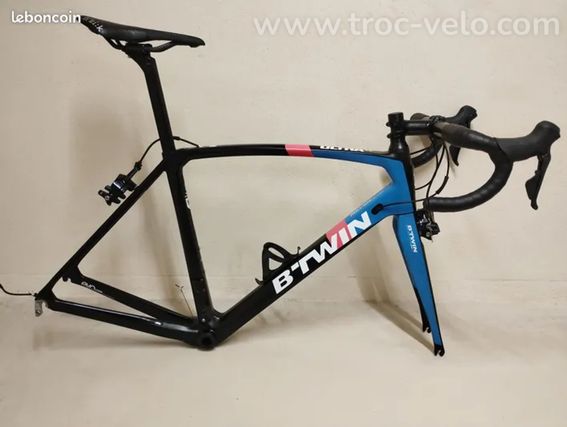 Kit cadre carbone Btwin 940 ou vélo complet, route course