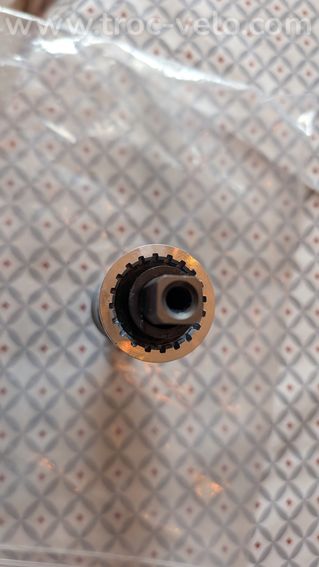 Boîtier de pédalier Shimano BB-UN300 Axe Carré (68 x 123 mm - BSA) - 3