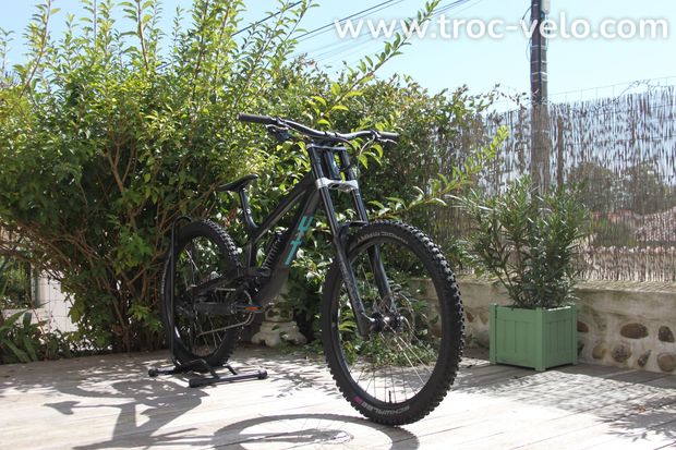 VTT descente YT Tues base 2023  - 1