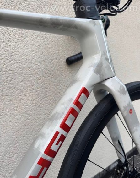 Vélo de route carbone Neuf Polygon Strattos 6 - 7