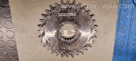 Plateau Gemini neuf 32 dents Shimano