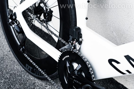Canyon Speedmax CF SLX 7 Di2 – Taille L – Très bon état - 9