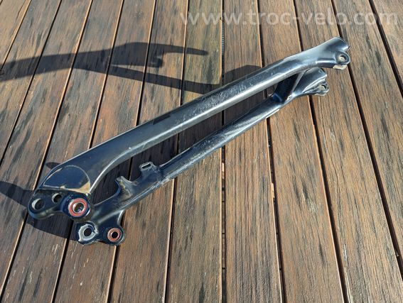 Pivot triangle oscillant base ARRIERE carbone Specialized - 3
