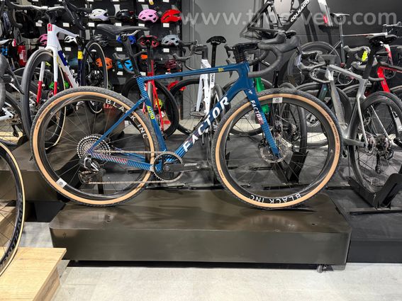Factor Aluto Gravel