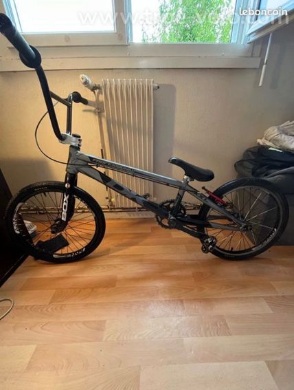 Bmx race, XXL, fourche carbone