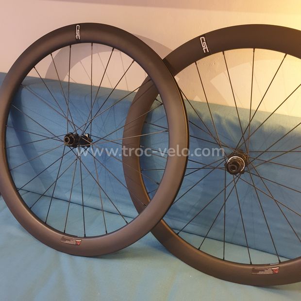 👍👍👍paire carbone neuve disc 38 ou 50mm pour pneu chambre ou tubeless  - 1