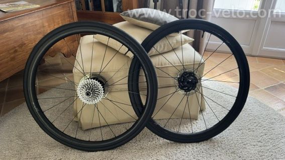 Roval Rapide CLX 32 Disque Tubeless NEUVES. - 2