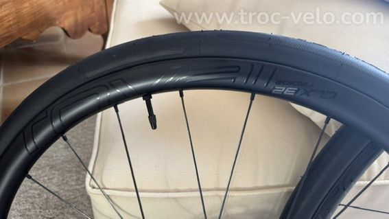 Roval Rapide CLX 32 Disque Tubeless NEUVES. - 4